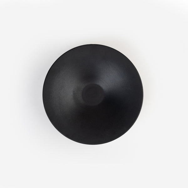 ITERU Plate in black glaze